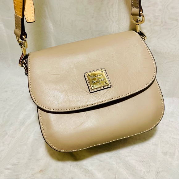 Dooney & Bourke Wexford Leather Saddle Crossbody Bag - Picture 2 of 15